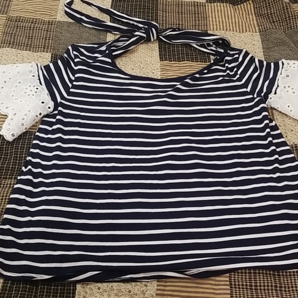 Maurices top